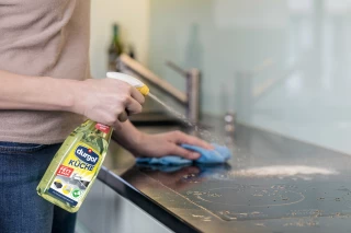 Kochfeld vor und nach der Reinigung Kochfeld vor und nach der Reinigung