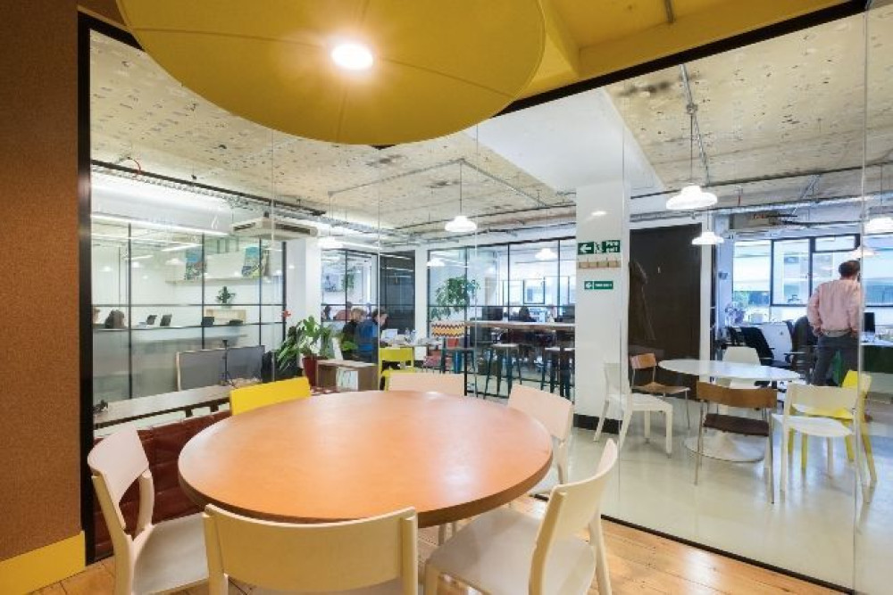 aff8fd9c-6657-4dfb-9b7c-2cdbcbd53055jpeg