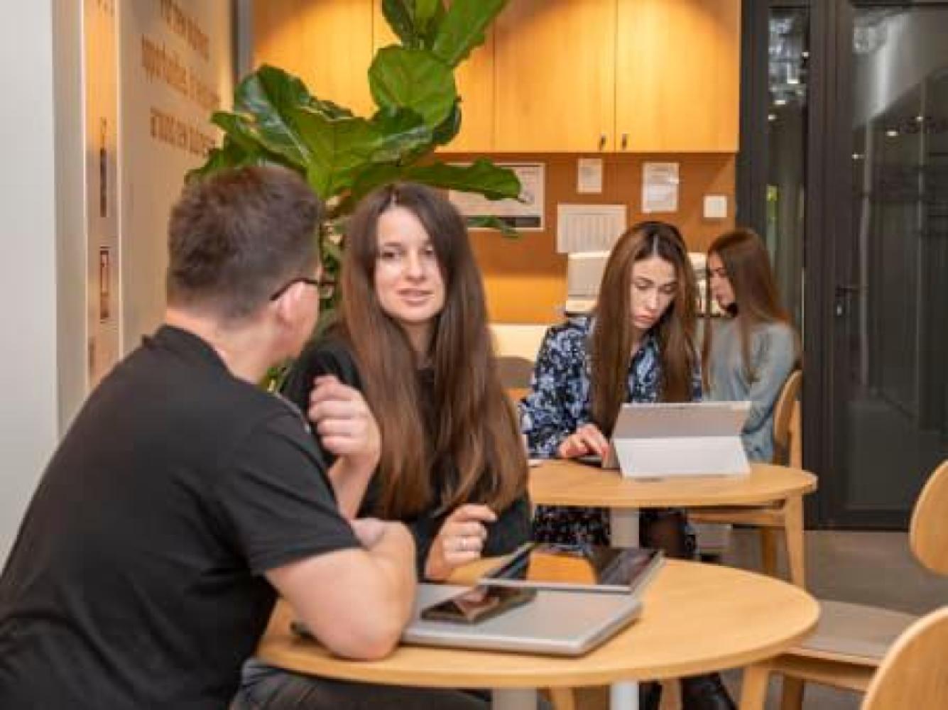 542ef931-36cc-4efa-b924-ba50132db623