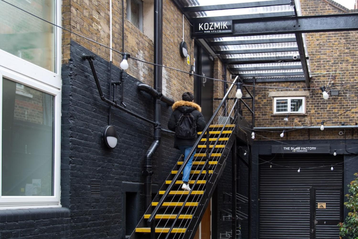 6970a859-8f5c-415d-bfbe-6948dddc5961