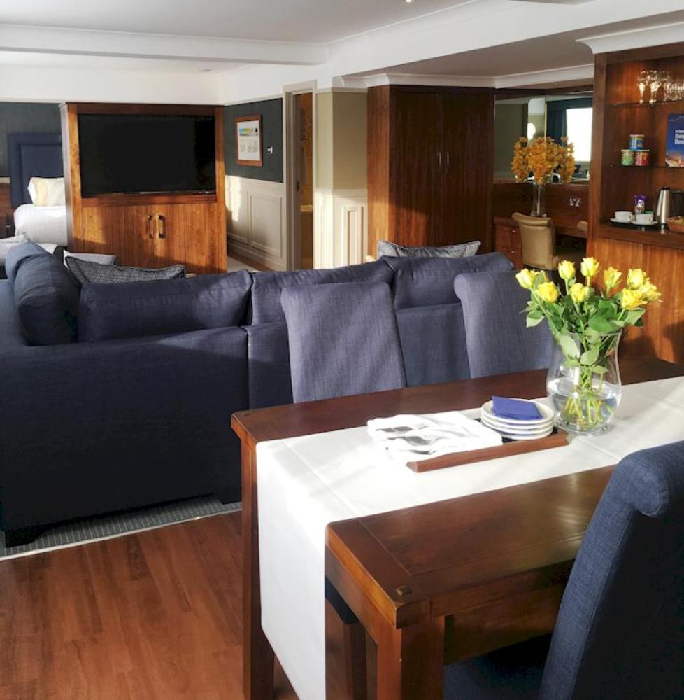 71162070-f698-450a-94ad-777dd1f46f12