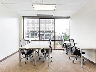 Extra Large Meeting Room workspace image