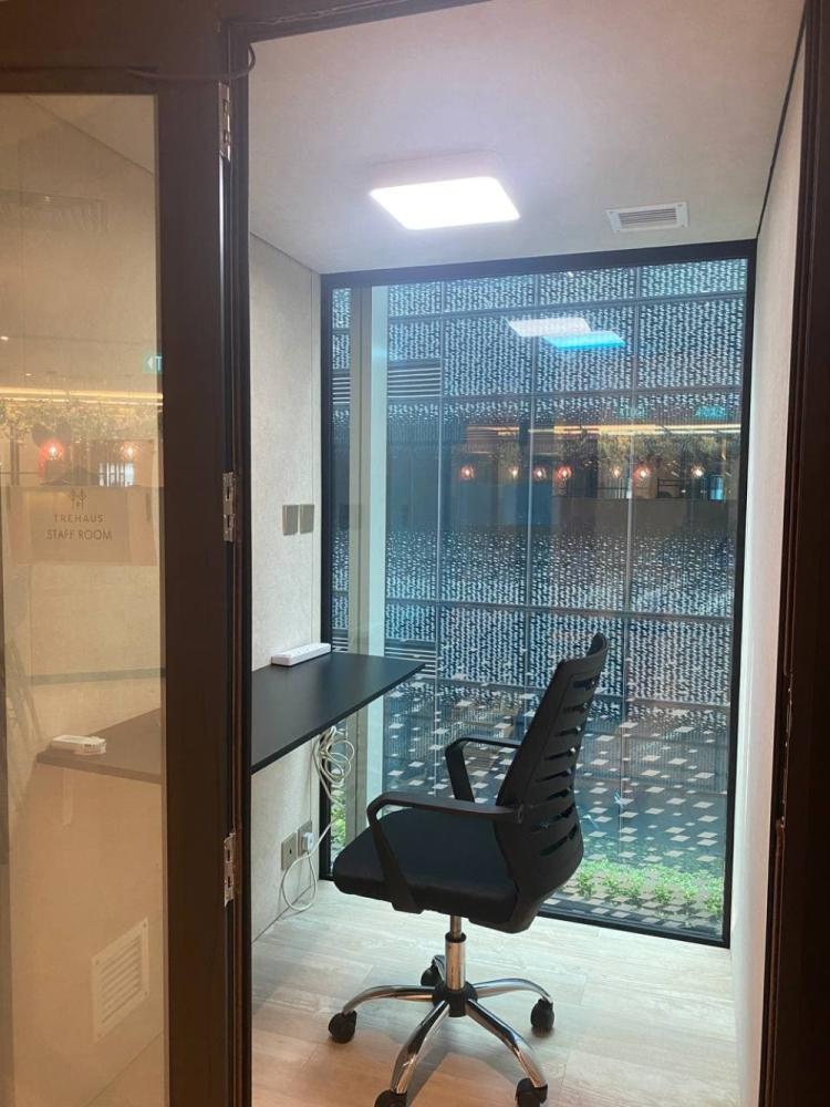 f0da9f17-714c-403f-bc9f-e87e2e9643bc_1paxoffice
