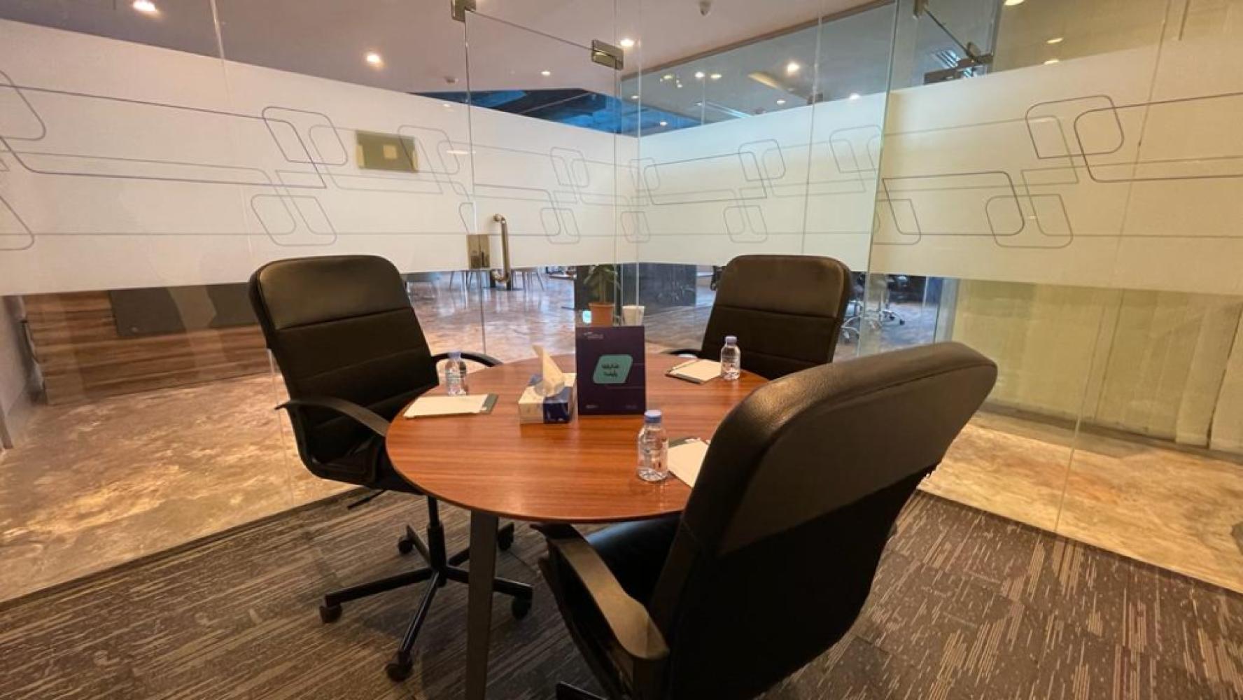 35c59e7d-3535-4236-8992-ad71ce11162e_smallmeetingroom