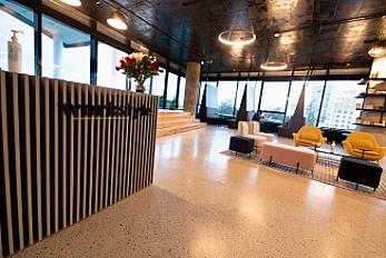 Hot Desk workspace image