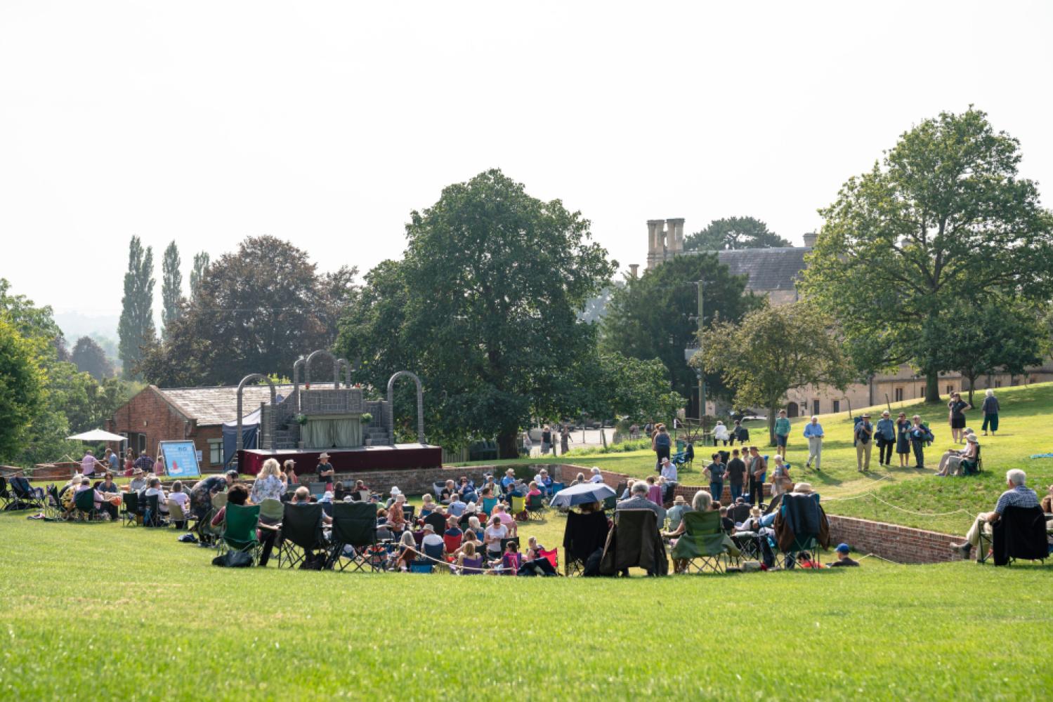 ff53d0ef-cecd-451e-bda6-59ba19946905_heywood(9of138)