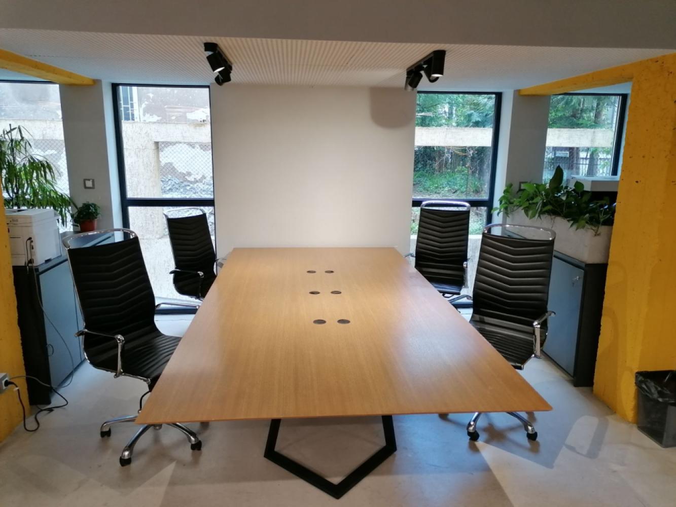 72df8040-ddc0-4535-a663-fdbf874377a7_конферентна_маса_2