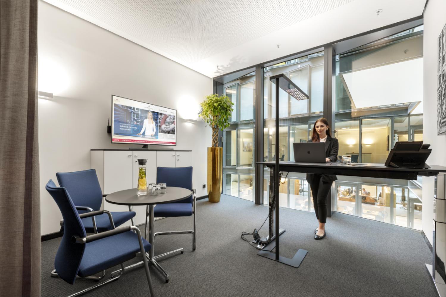 d54de4a6-d561-4d5f-a3b7-2afcbae5e17b_chefbuero_03-lf