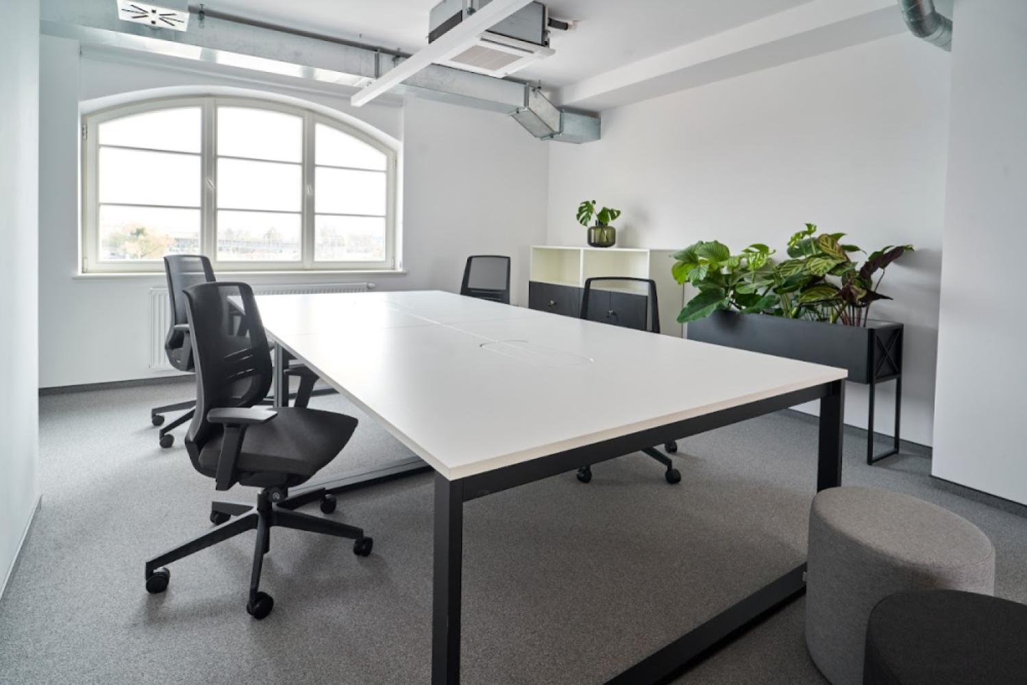 ef563a3d-d017-48c9-8936-a613b80092b9