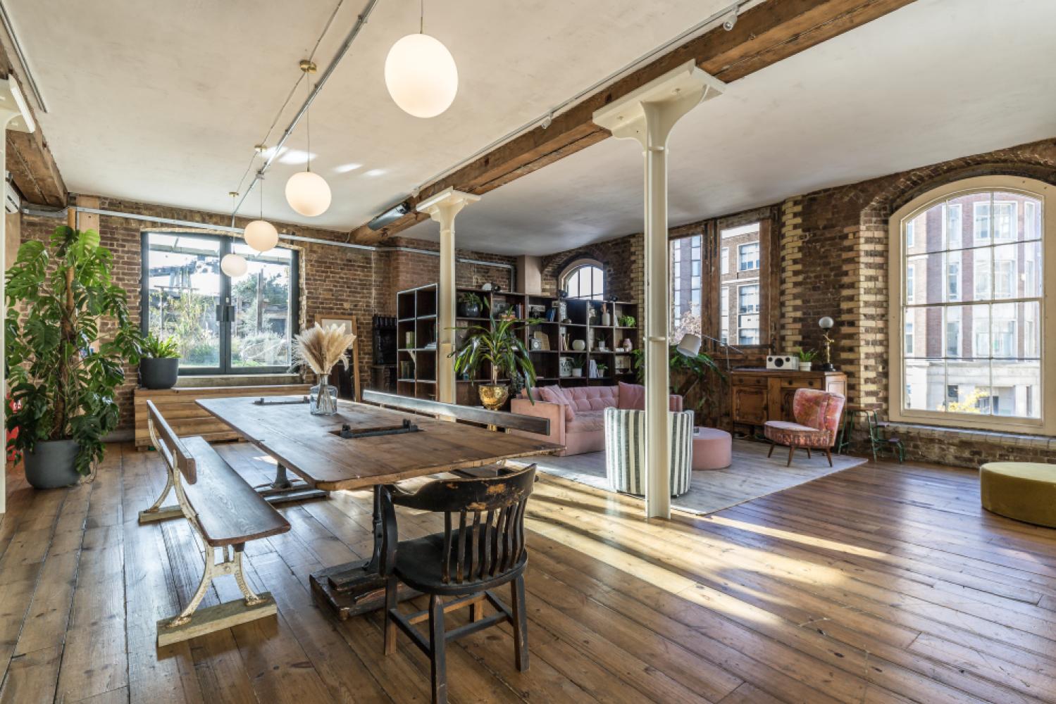 b858e3dc-0489-49d8-bcca-4645dc5fd0b0_menierloungepic008