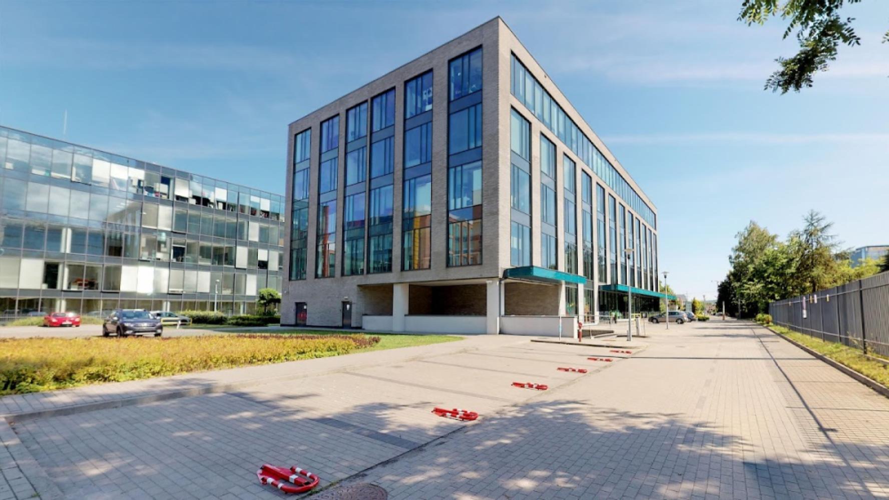 e2262018-c874-4b02-8ece-f7764e29b895