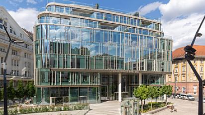 listing-signature-budapest-szervita-square-2wn7sy