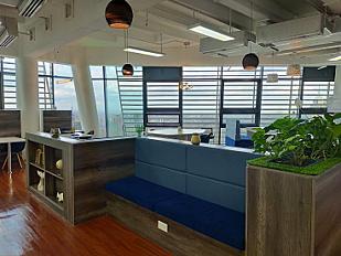 Meeting Room workspace image