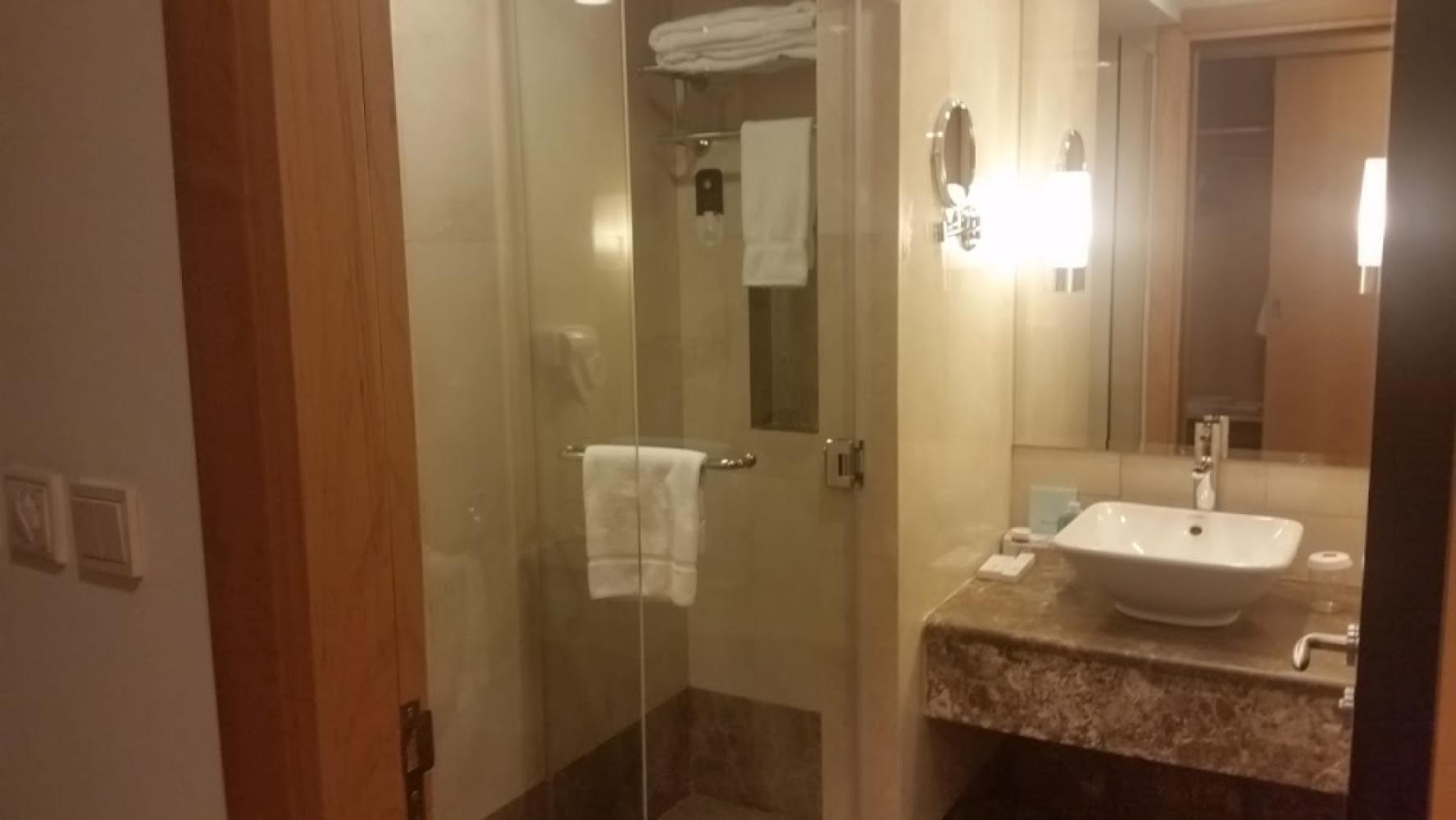 0c9e9cba-ea72-4f16-8f02-34b5726ea5e4