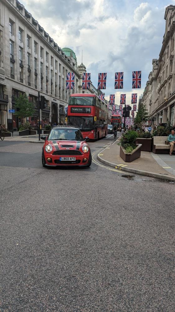 e6476551-0d6c-4070-ade5-4a76e527dcf4