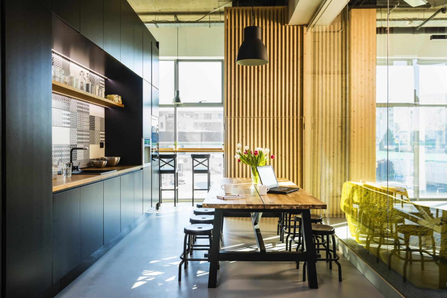 aeccb824-f72d-4e84-bea5-21f2b83c49e6_kitchet