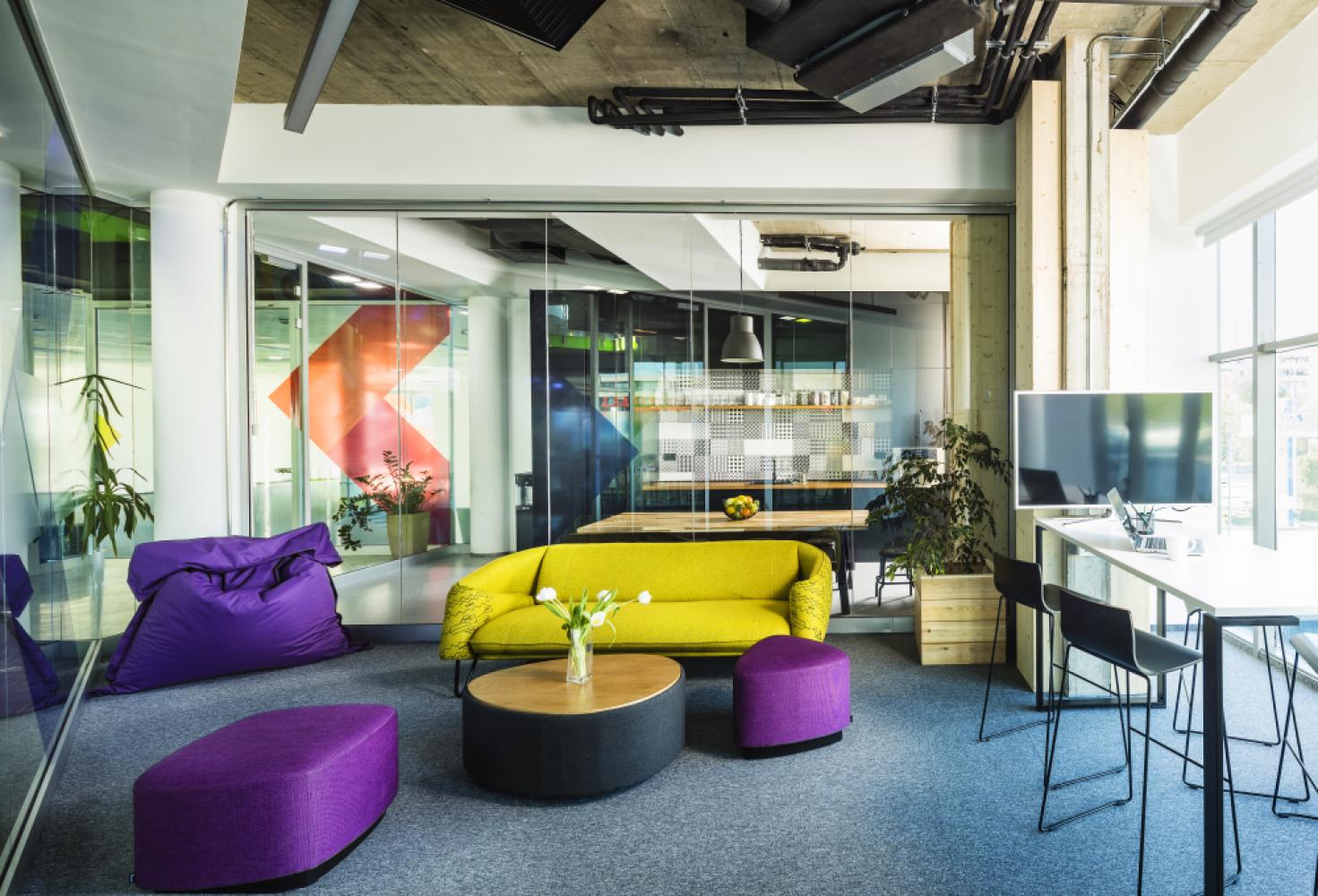 0254eeb6-0529-4b8c-9d5f-104860df042b_meeting-roomscopy