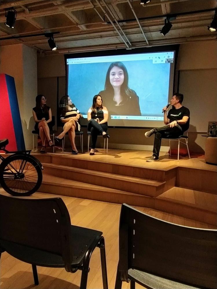 e4d4130d-4acc-4ff4-a331-6a8d7cff7751