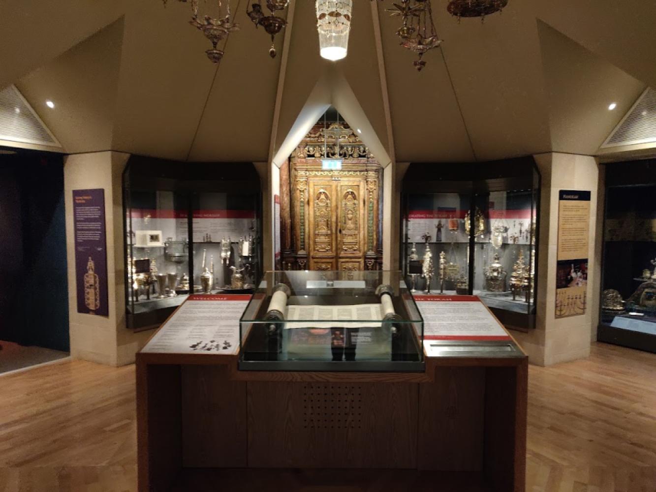 01ad6a04-3d30-4e55-aae9-45db0582fc70