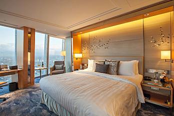 listing-the-shangri-la-hotel-at-the-shard-e4bqd4-quote