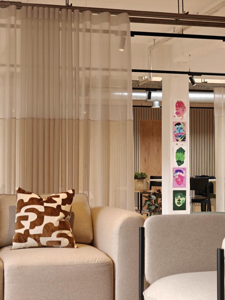 a97db7d0-4797-4f4f-93b7-cdb6e48ce7d8