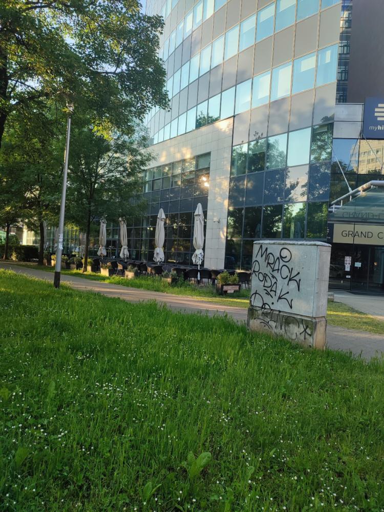 cd574bfe-1208-4be4-8ddb-85998e48ced4