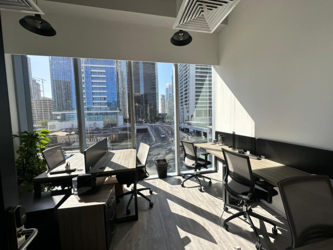 d34e8c79-c39f-4b76-ba2c-2fb0afc3324c_4-6deskwindowoffice3