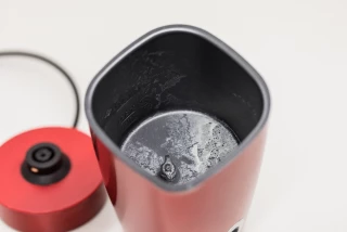 Milk frother before and after cleaning with durgol Milk frother before and after cleaning with durgol