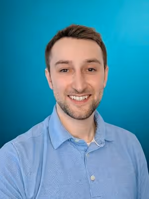 Sam MacArthur Headshot